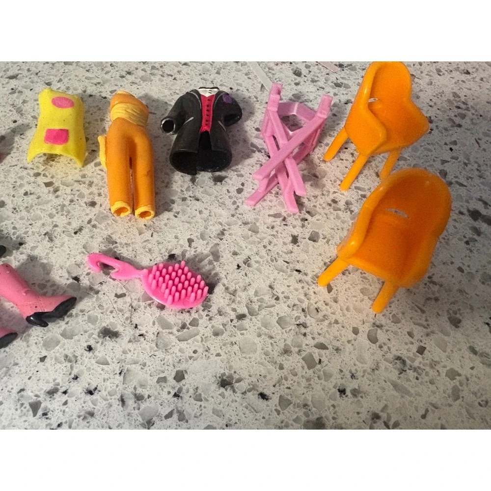 Vintage Polly‎ pocket rubber clothes and one doll